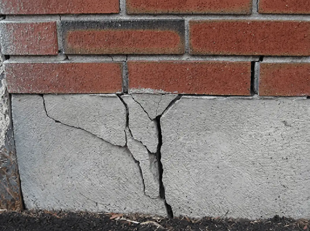 Concrete foundation with serious structural damage in New Haven, CT